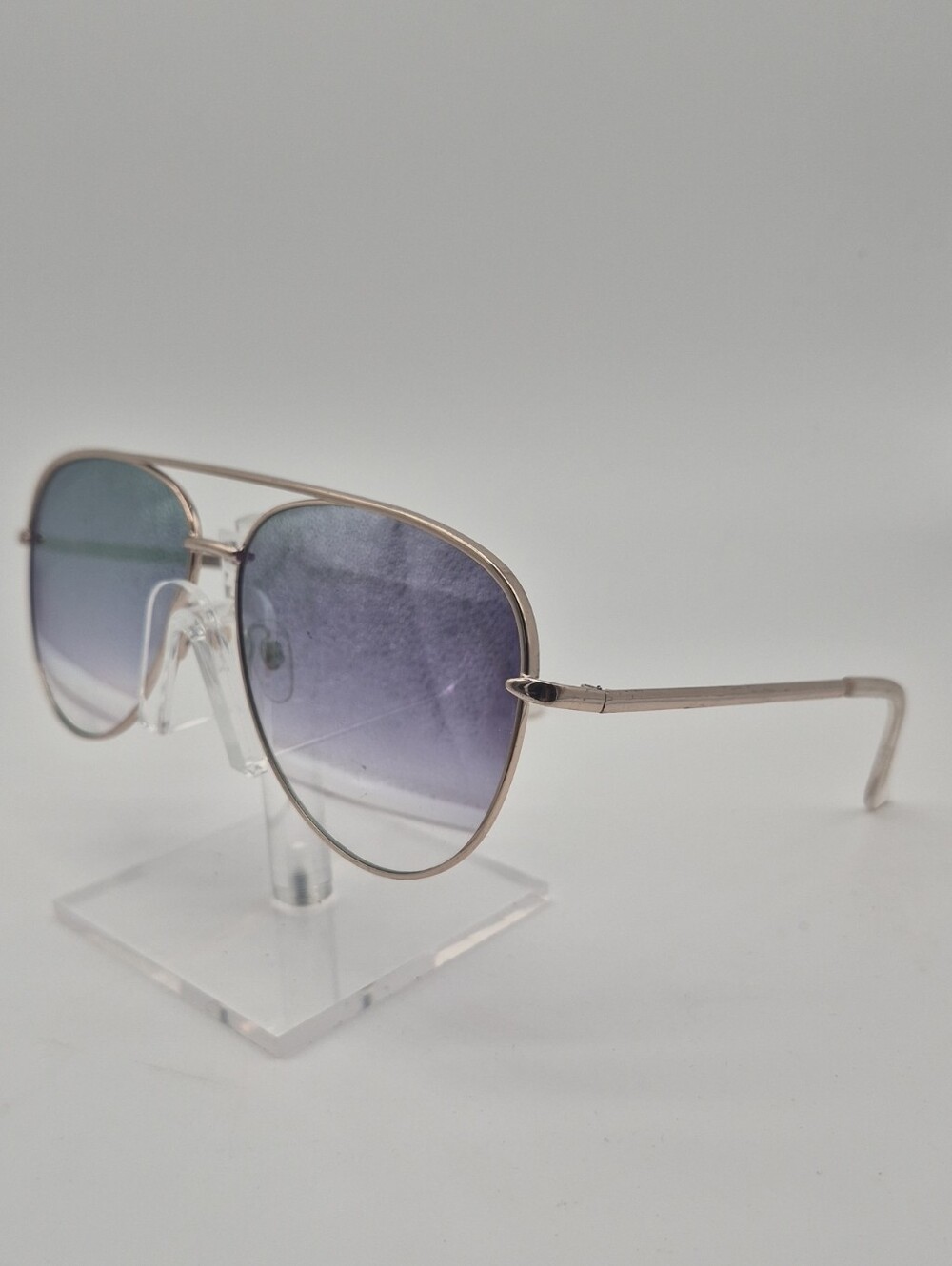 Steve Madden Silver Frame Sunglasses with Gradient Purple-Blue Lenses